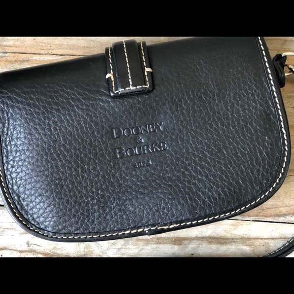 Dooney & Bourke Wristlet - Picture 3 of 5